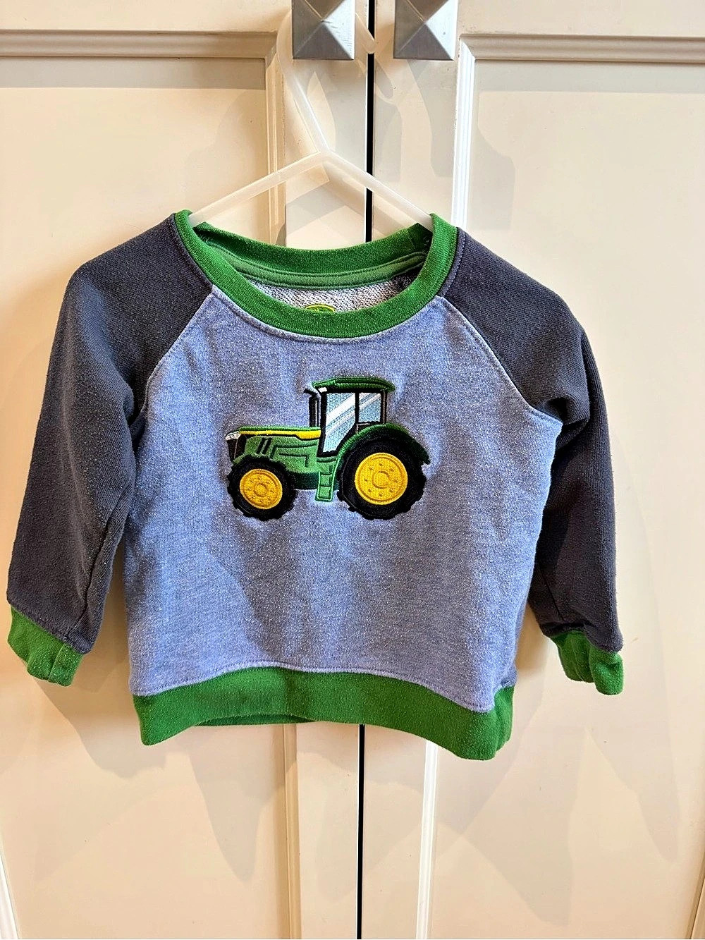 John Deere 2t Tractor Sweatshirt in Gray & Green